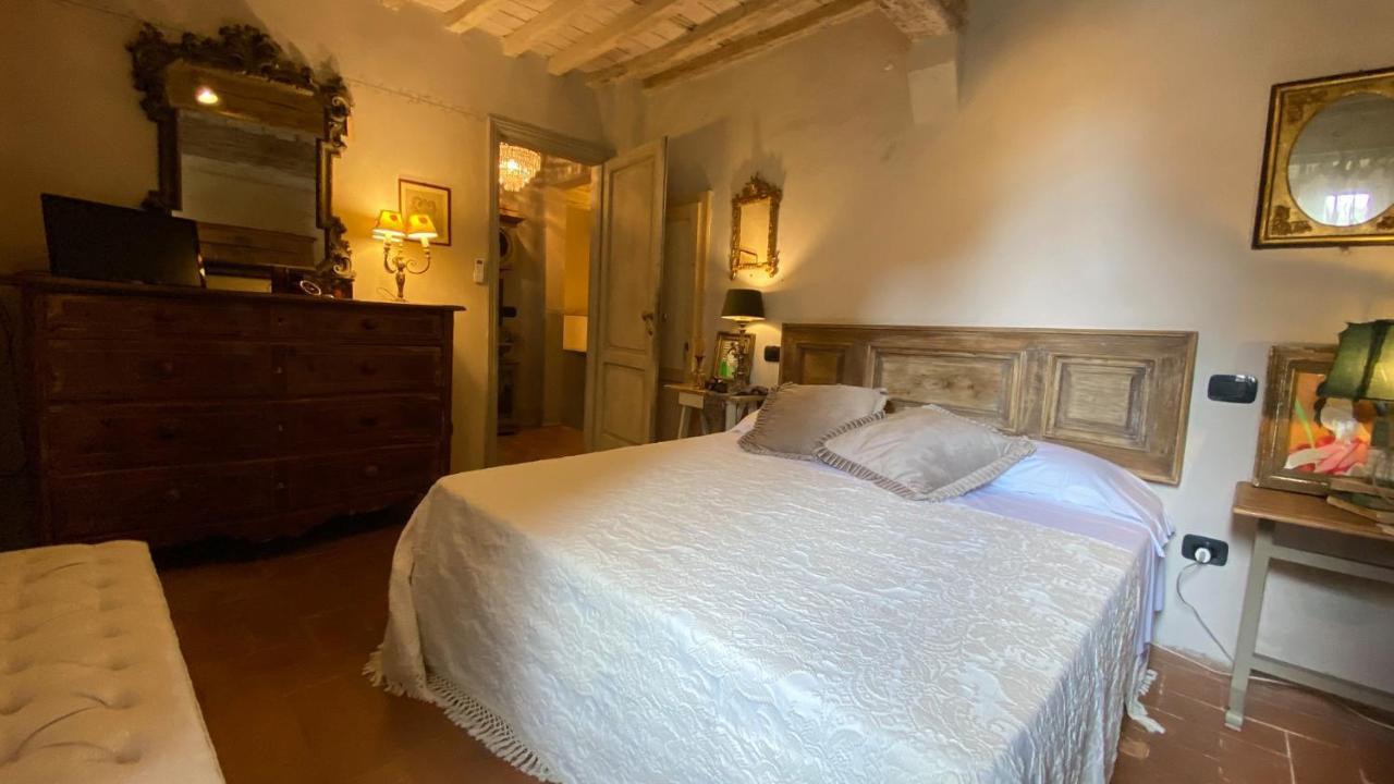 Residenza Buggiano Antica B&B - Charme Apartment In Tuscany Borgo a Buggiano Eksteriør billede